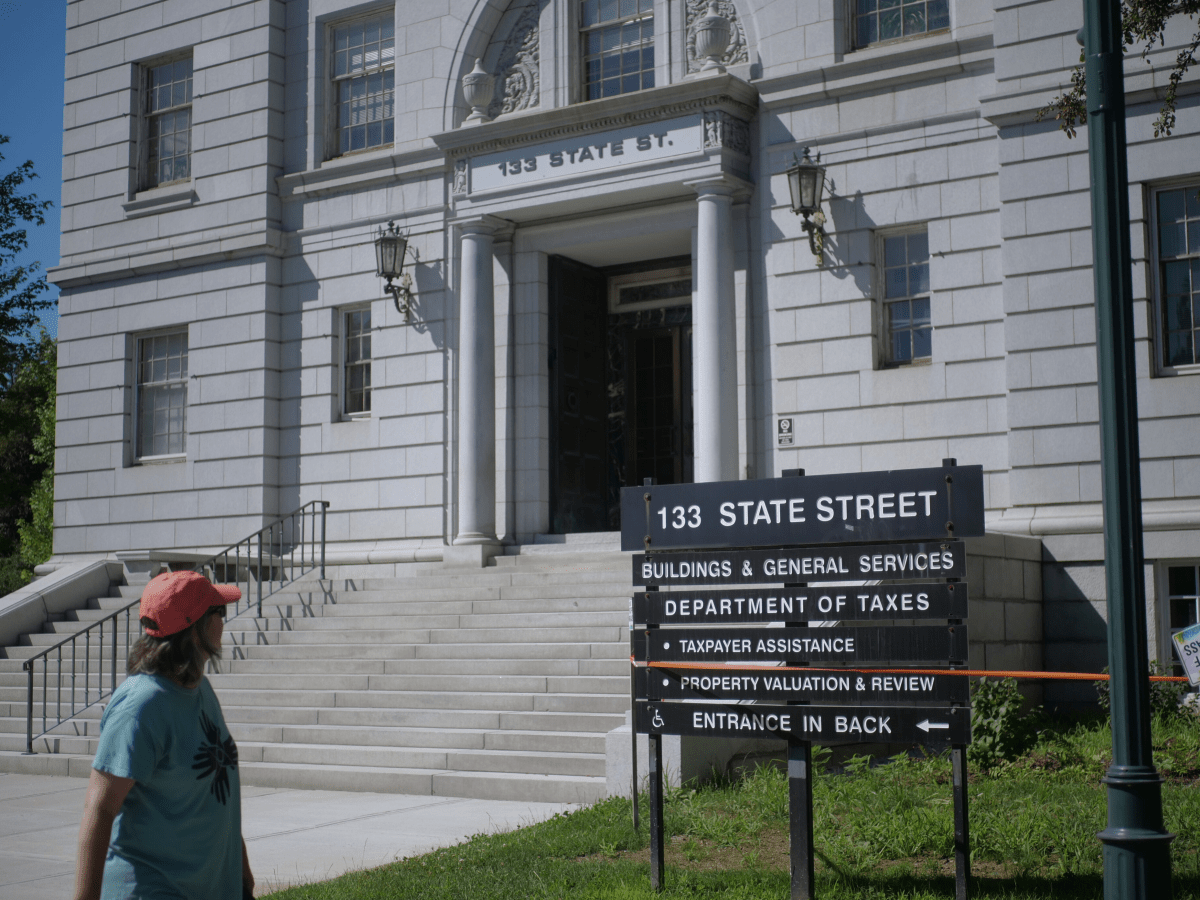 Vermont wants VTBuys to revolutionize state contracting. It’s off to a rocky start. 